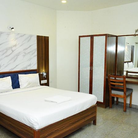 Hotel Sri Sai Residency à Tumkur Extérieur photo